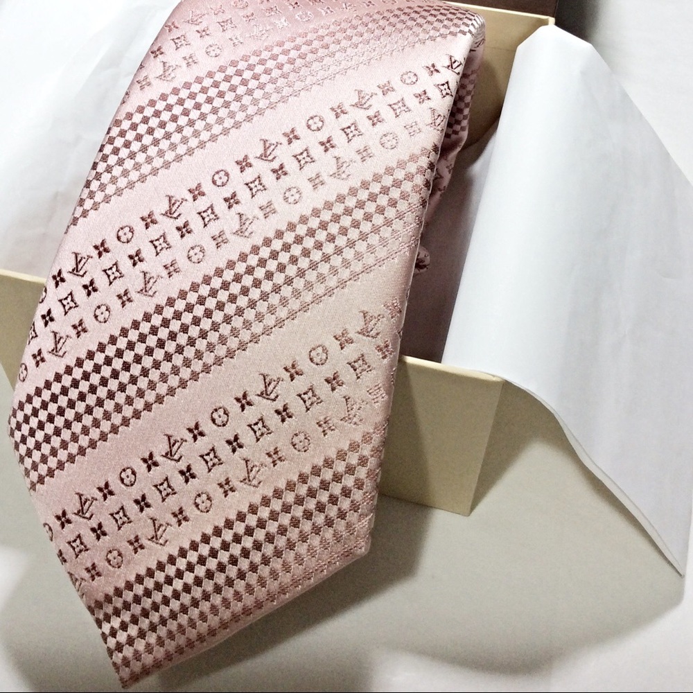 Louis Vuitton Pink Patterned Tie